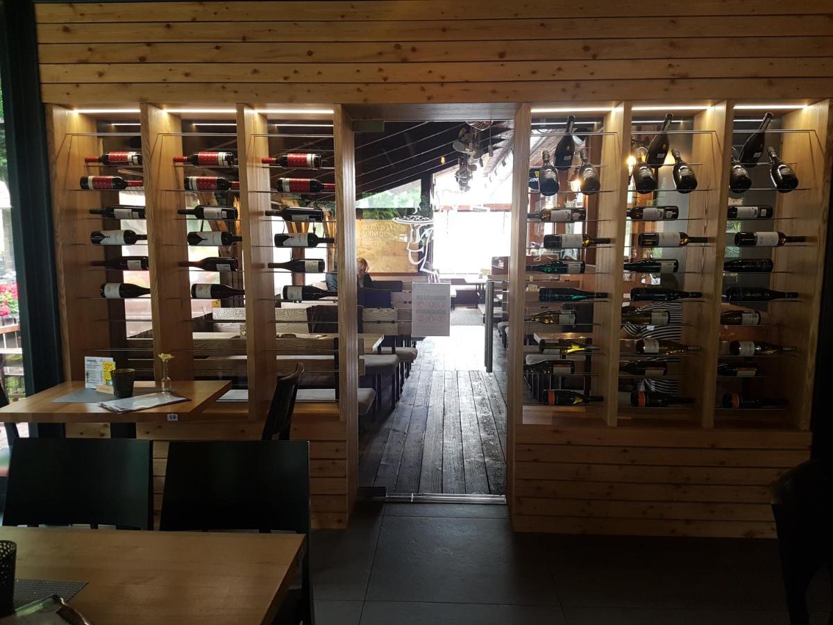 Apartman Centrum V Sukromi Restauracia U Jakuba Martin Eksteriør bilde
